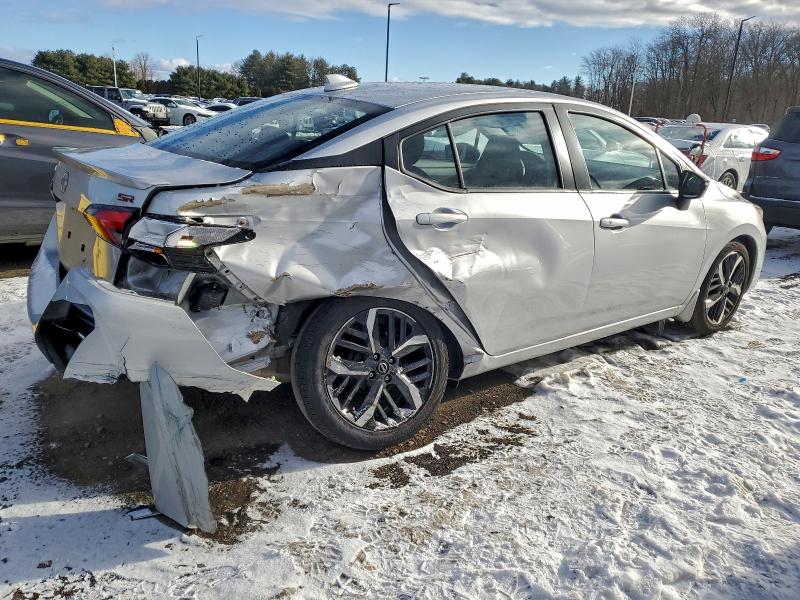 Фото 3 - NISSAN VERSA