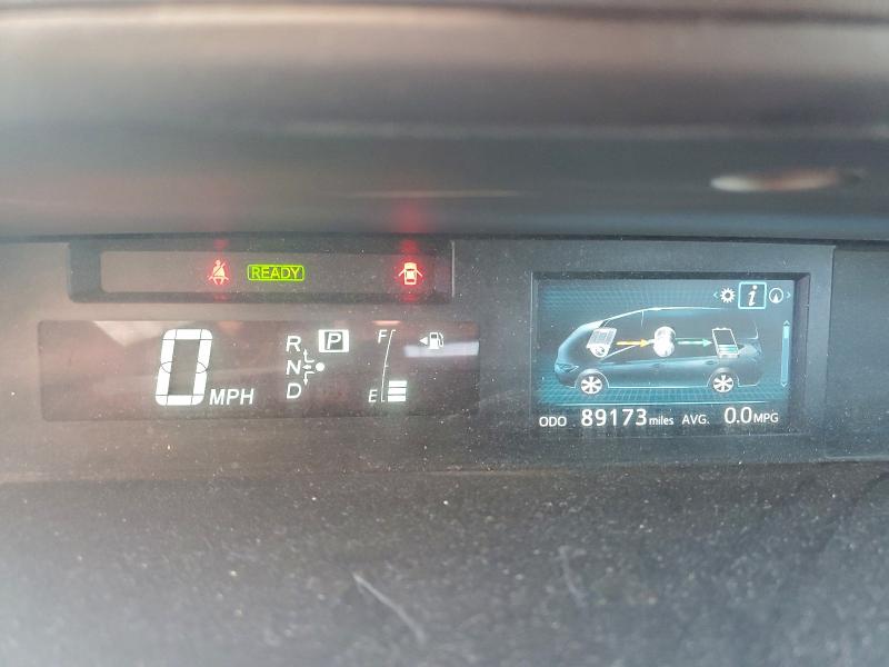 Фото 9 - TOYOTA PRIUS