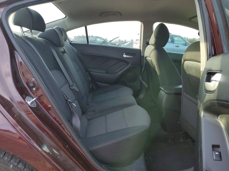 Фото 11 - KIA FORTE