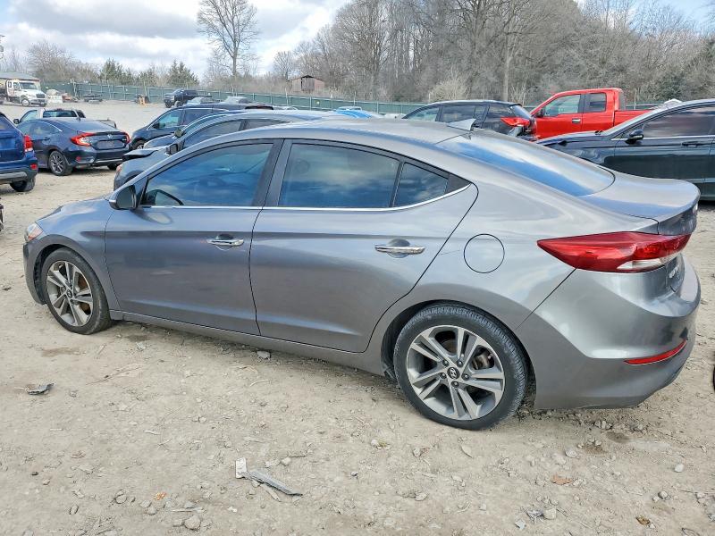Фото 2 - HYUNDAI ELANTRA