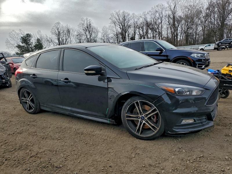 Фото 4 - FORD FOCUS