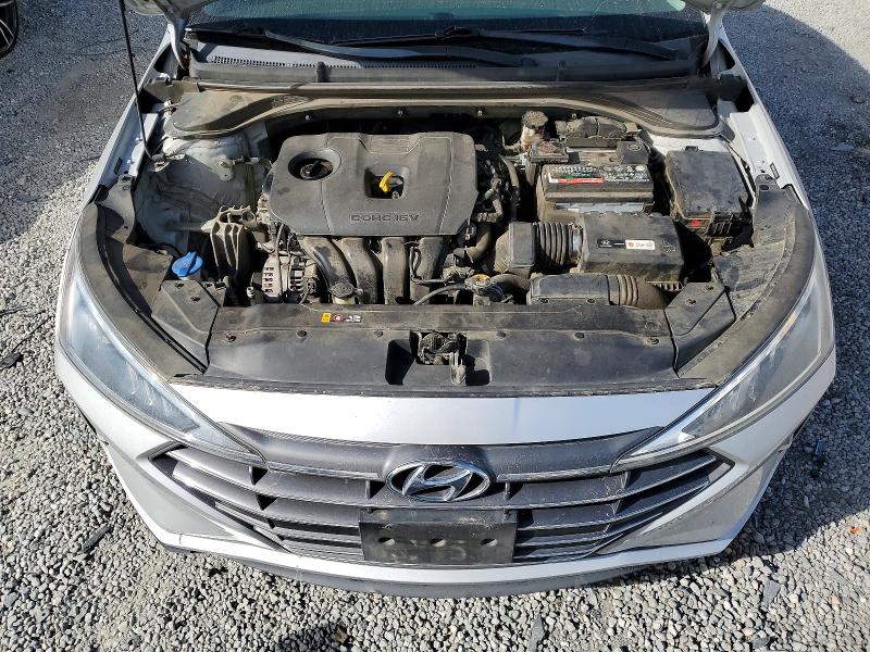 Фото 11 - HYUNDAI ELANTRA