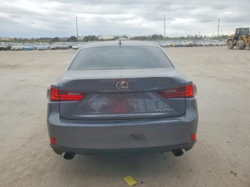 Фото 6 - LEXUS IS