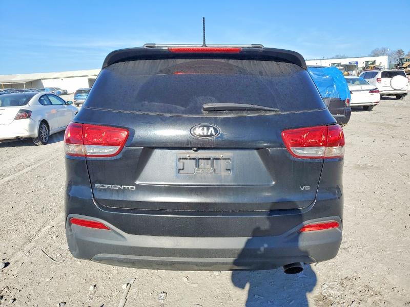 Фото 6 - KIA SORENTO