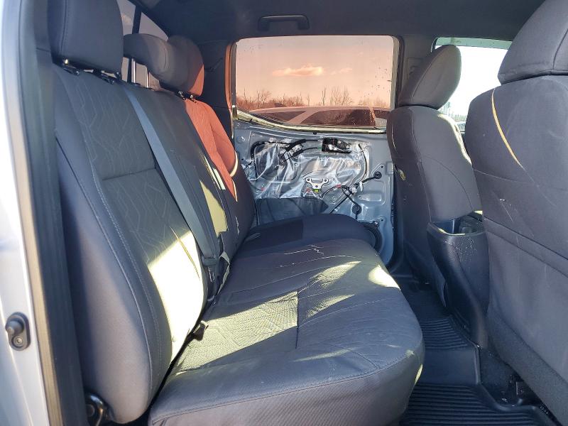 Фото 10 - TOYOTA TACOMA