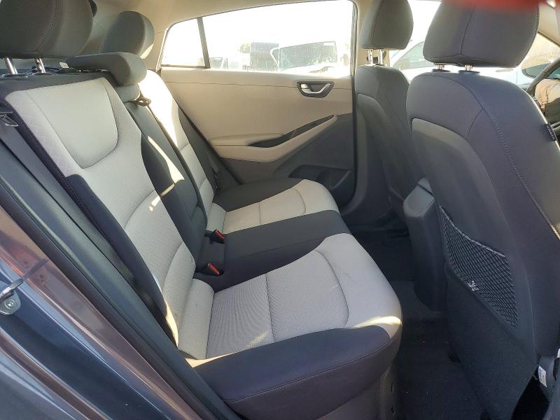 Фото 10 - HYUNDAI IONIQ