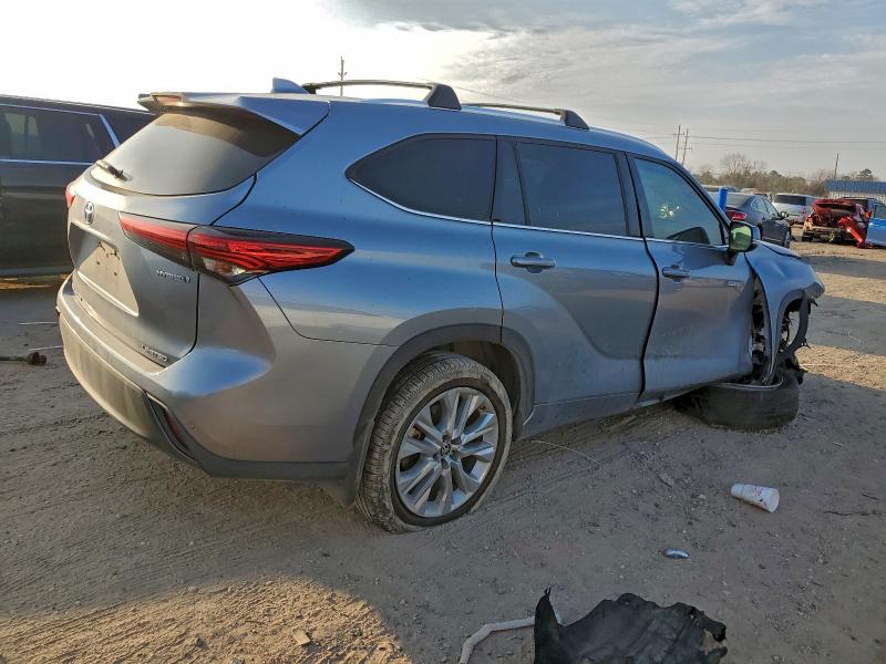 Фото 3 - TOYOTA HIGHLANDER