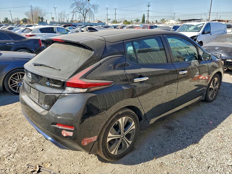 Фото 3 - NISSAN LEAF