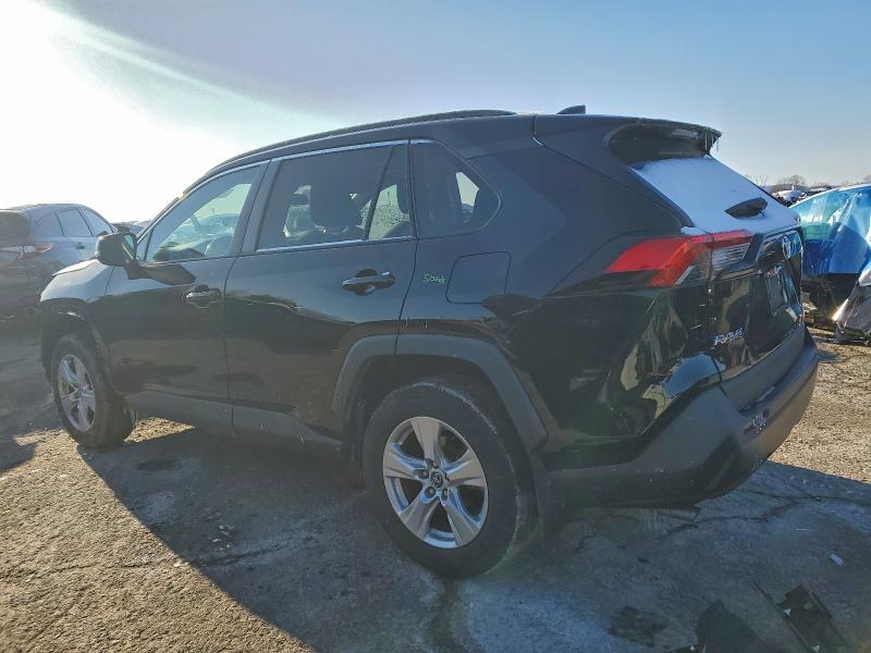 Фото 2 - TOYOTA RAV4