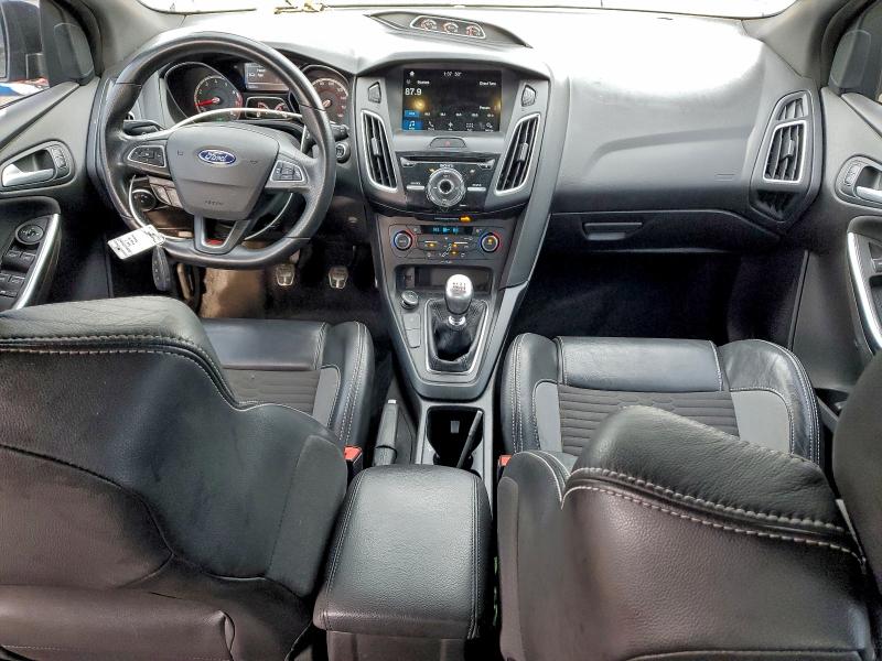 Фото 8 - FORD FOCUS