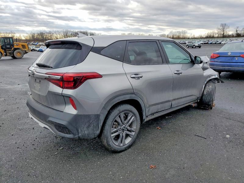 Фото 3 - KIA SELTOS