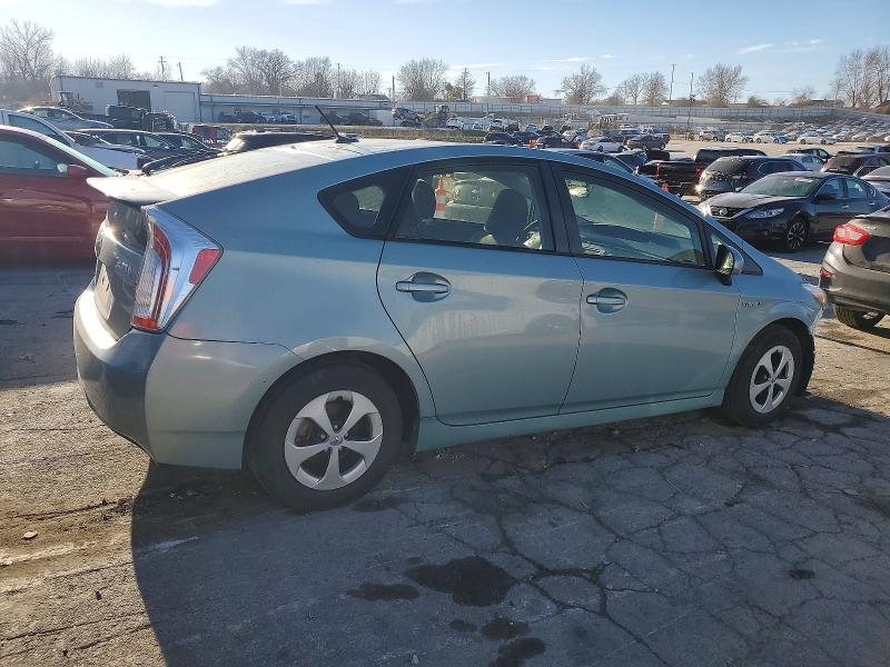 Фото 3 - TOYOTA PRIUS