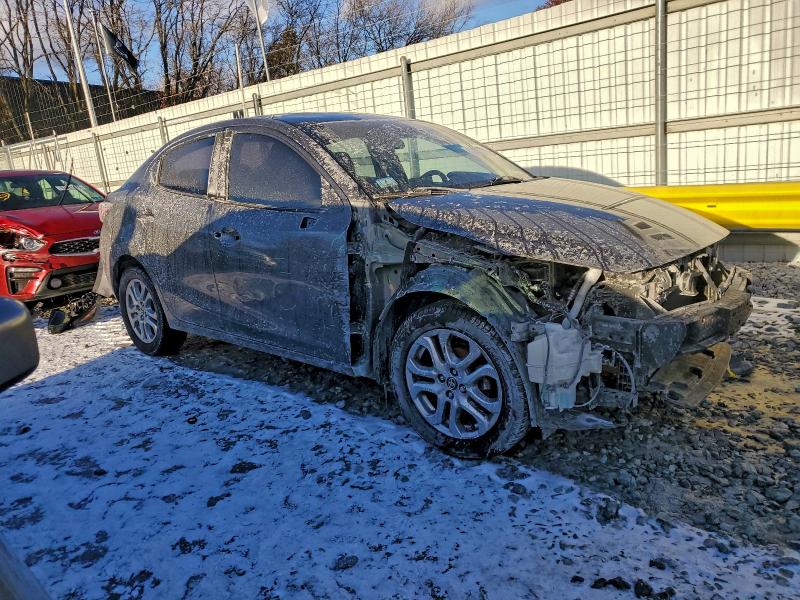 Фото 4 - TOYOTA YARIS