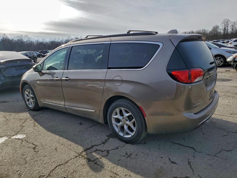 Фото 2 - CHRYSLER PACIFICA