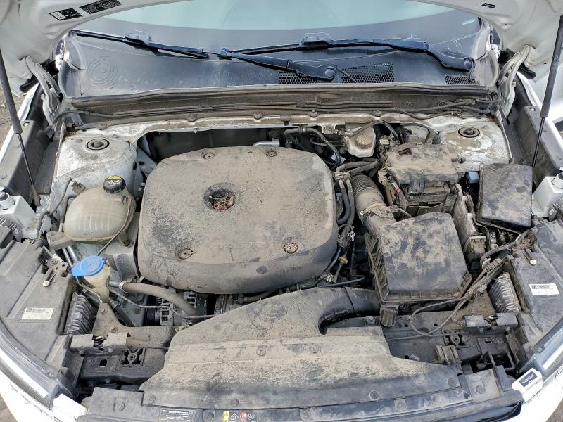 Фото 12 - VOLVO XC40