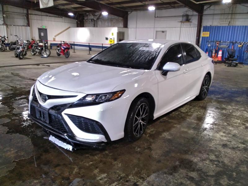 Фото 1 - TOYOTA CAMRY