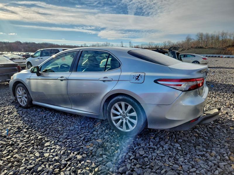 Фото 2 - TOYOTA CAMRY