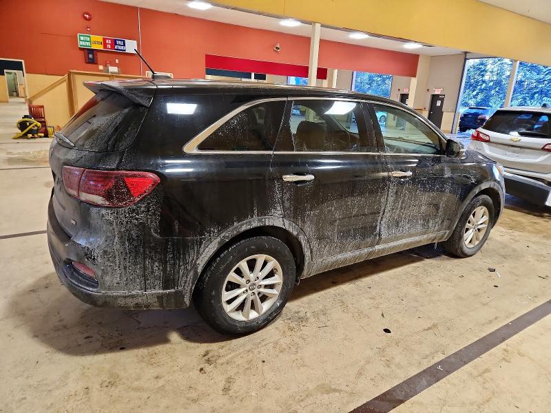 Фото 3 - KIA SORENTO