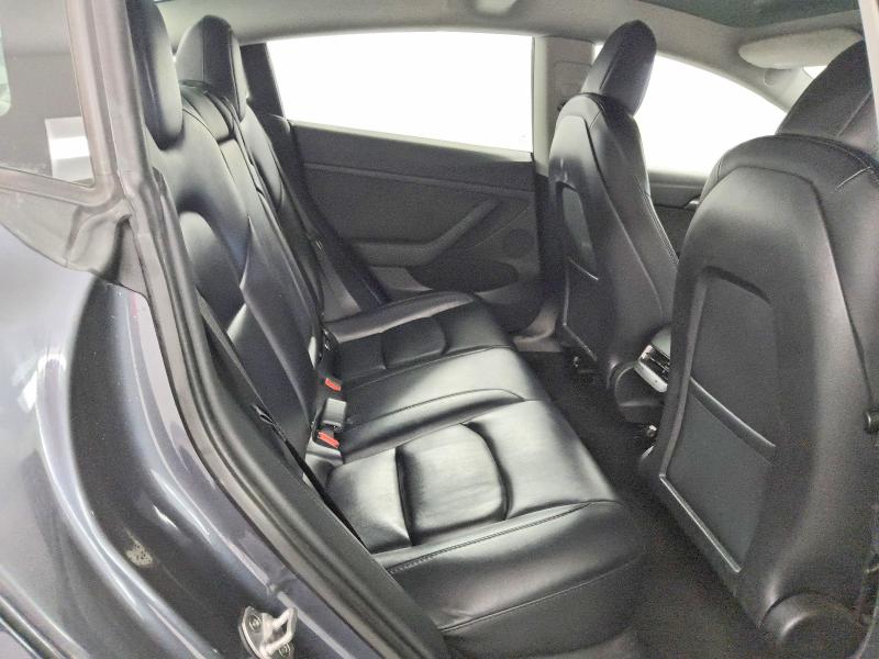 Фото 10 - TESLA MODEL 3