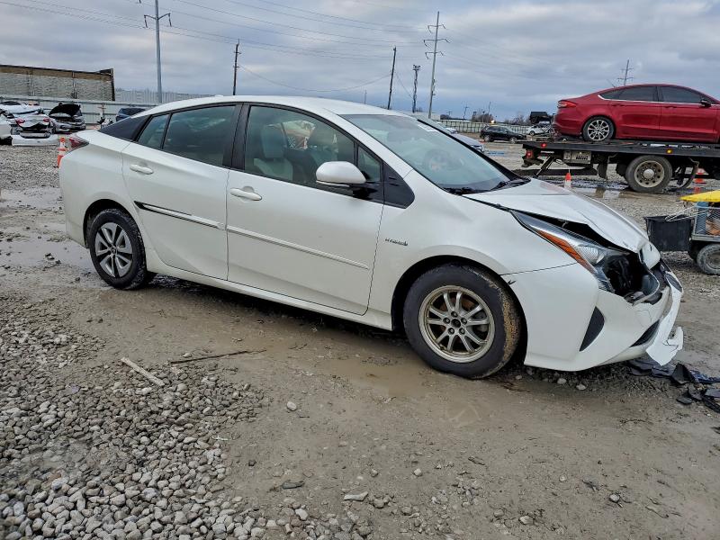 Фото 4 - TOYOTA PRIUS