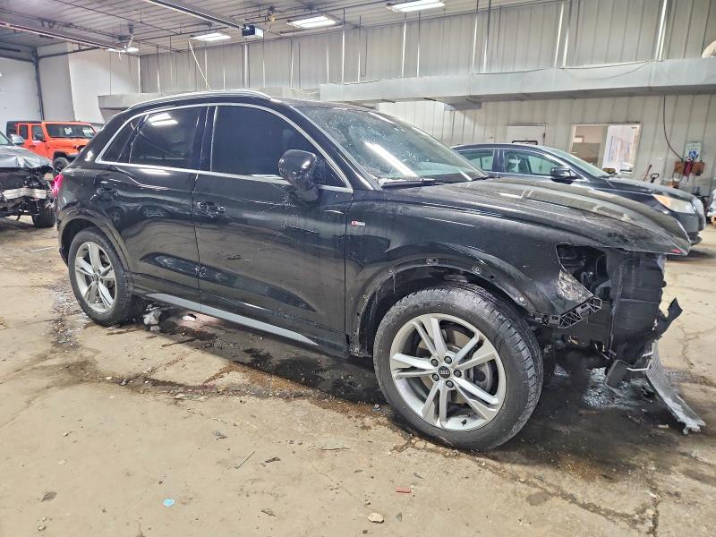 Фото 4 - AUDI Q3