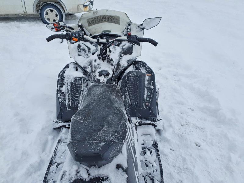 SKI-DOO SNOWMOBILE 2019