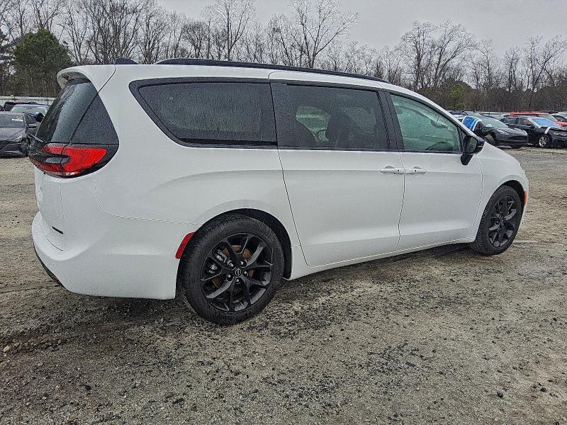 Фото 3 - CHRYSLER PACIFICA