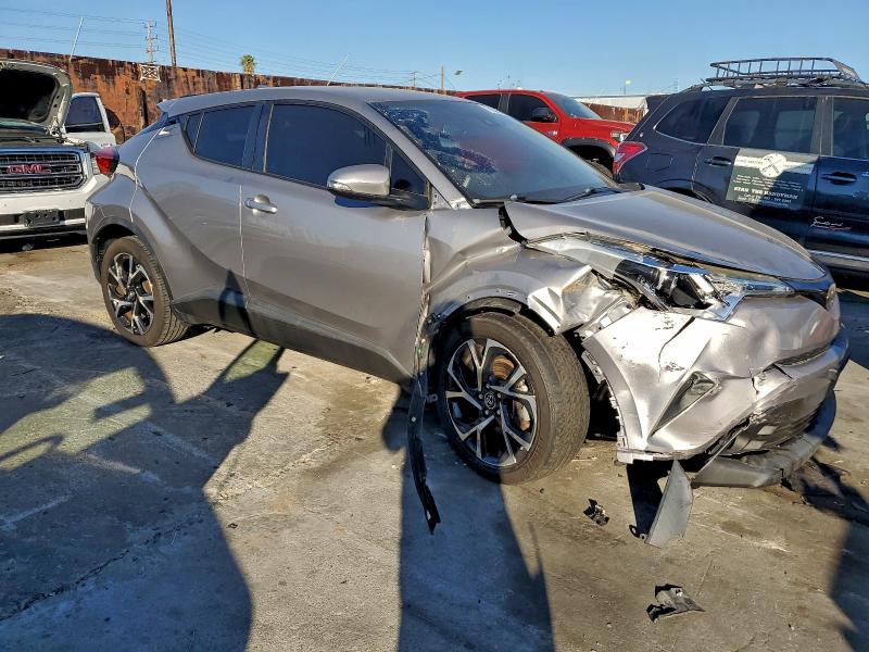 Фото 4 - TOYOTA C-HR