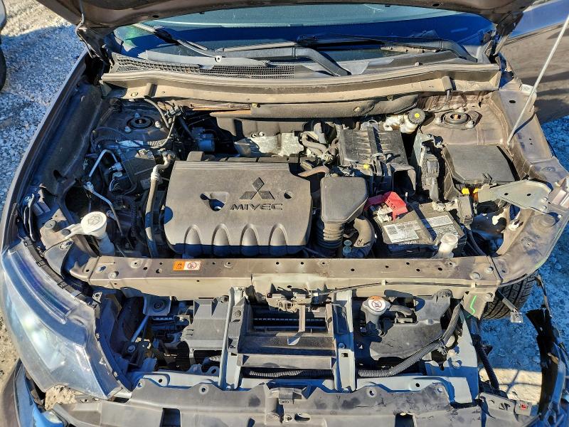 Фото 12 - MITSUBISHI OUTLANDER