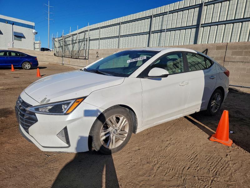 Фото 1 - HYUNDAI ELANTRA