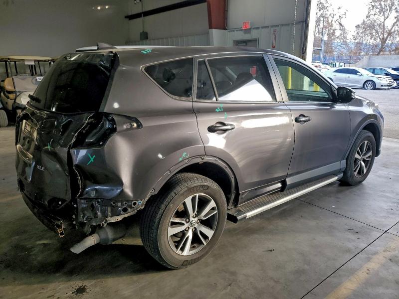 Фото 3 - TOYOTA RAV4