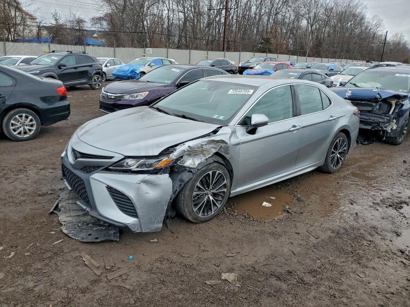 Фото 1 - TOYOTA CAMRY