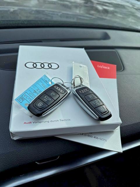 Фото 14 - AUDI Q8