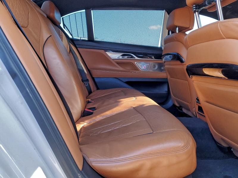 Фото 10 - BMW 7 SERIES