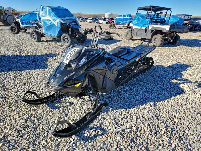 SKI-DOO SNOWMOBILE 2023