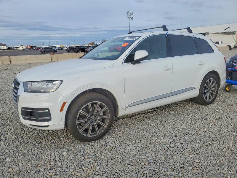 Фото 1 - AUDI Q7