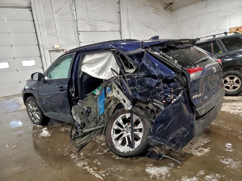 Фото 2 - TOYOTA RAV4