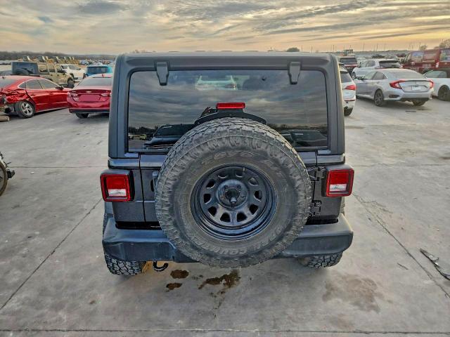 Фото 6 - JEEP WRANGLER