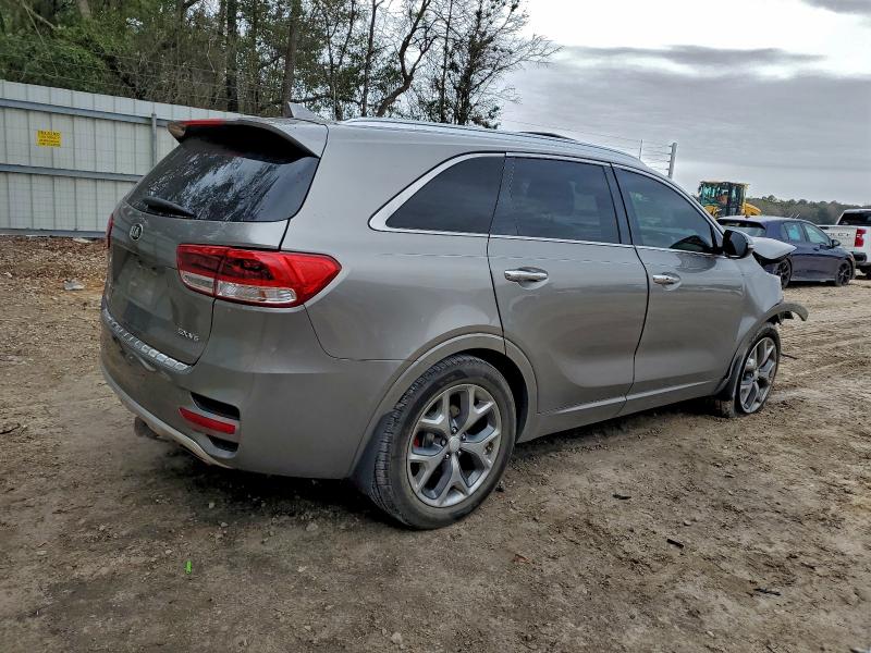 Фото 3 - KIA SORENTO
