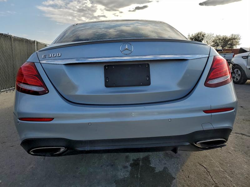 Фото 6 - MERCEDES-BENZ E-CLASS