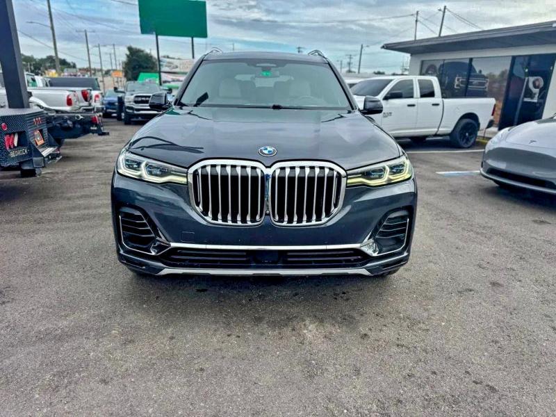 Фото 14 - BMW X7
