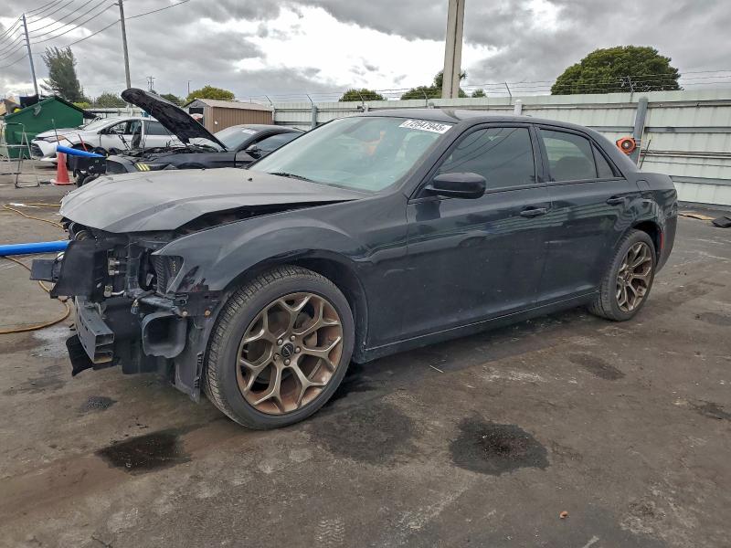 Фото 1 - CHRYSLER 300