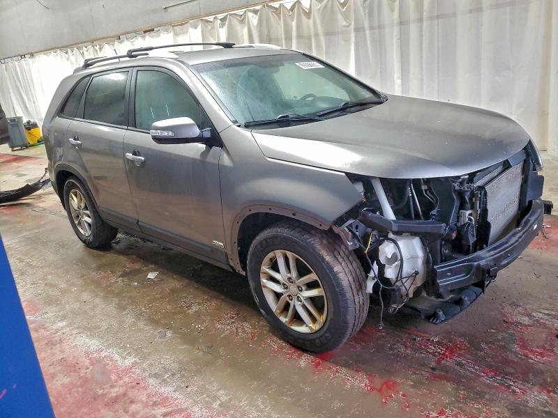 Фото 4 - KIA SORENTO
