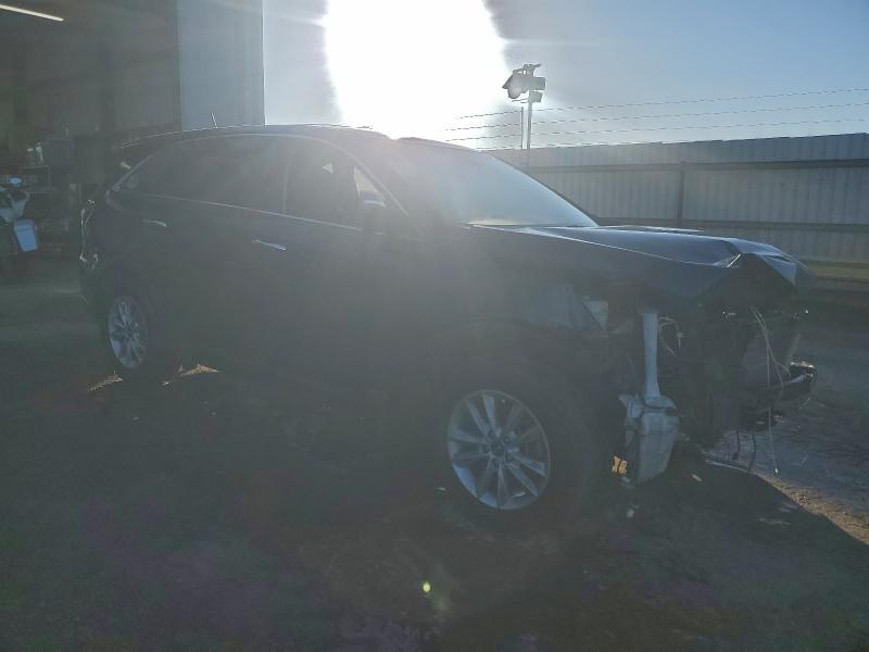 Фото 4 - KIA SORENTO