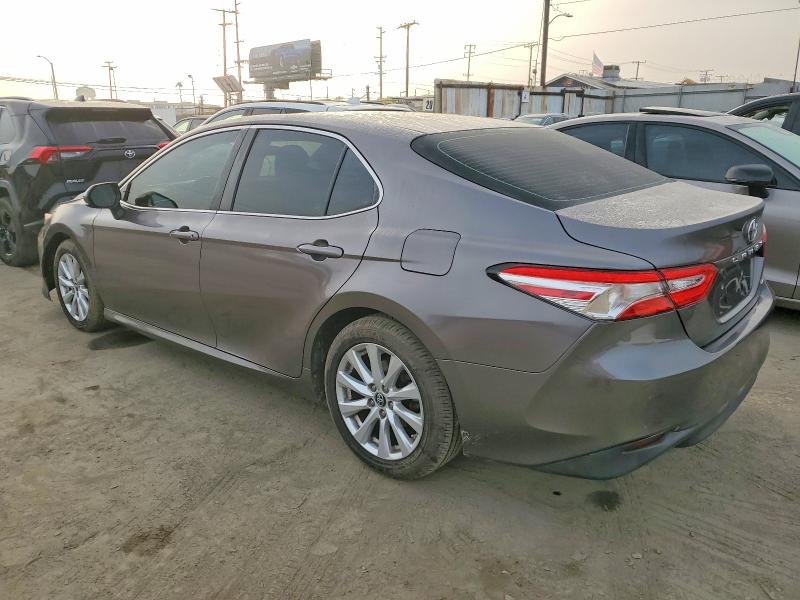 Фото 2 - TOYOTA CAMRY