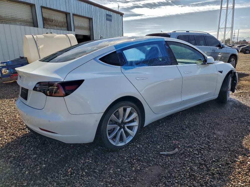 Фото 3 - TESLA MODEL 3