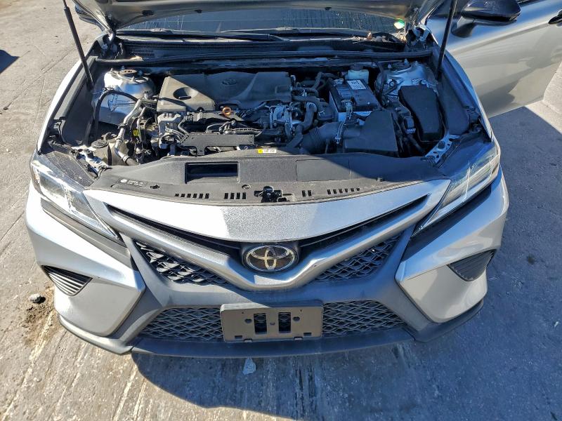 Фото 11 - TOYOTA CAMRY