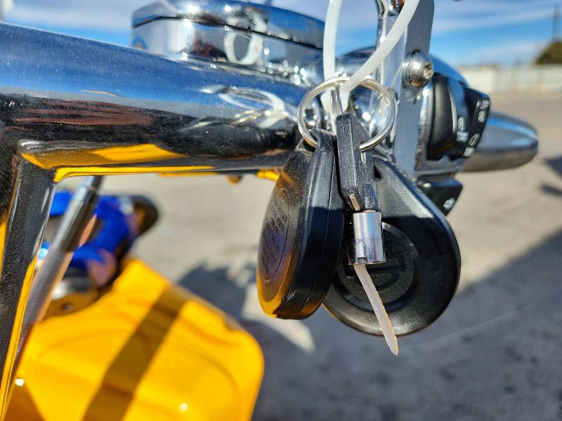 HARLEY-DAVIDSON FL 2012