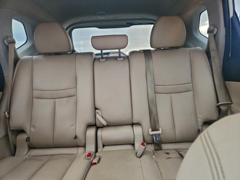 Фото 10 - NISSAN ROGUE