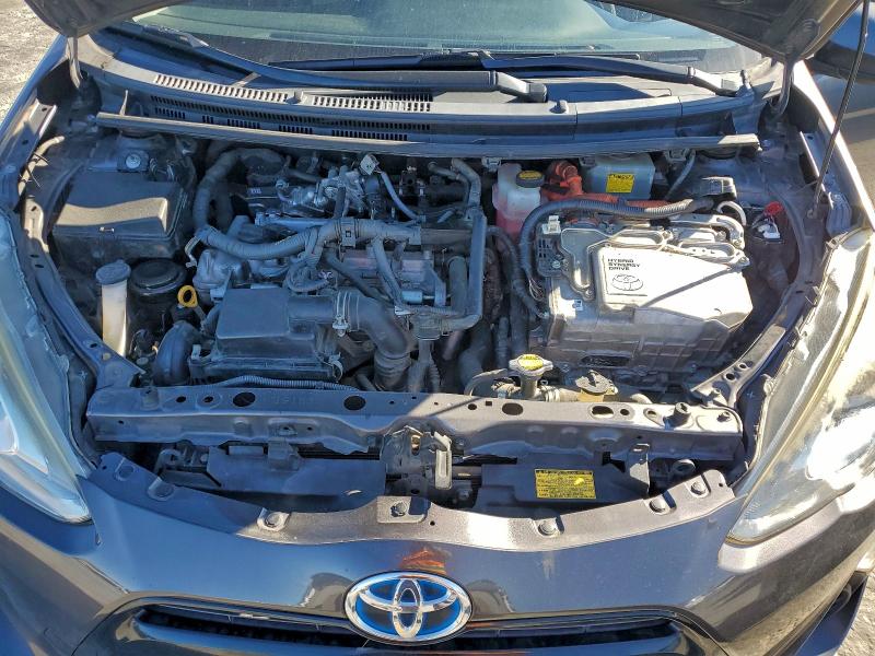 Фото 11 - TOYOTA PRIUS